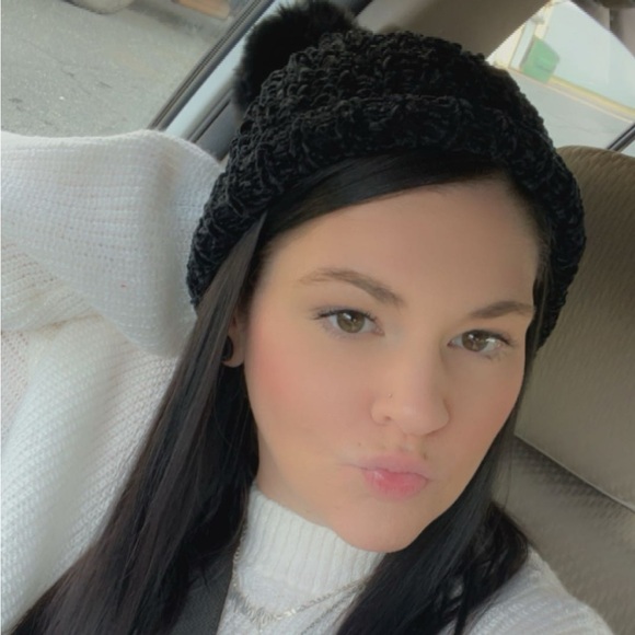 Meet your Posher, Roslyn - Picture 2 of 2